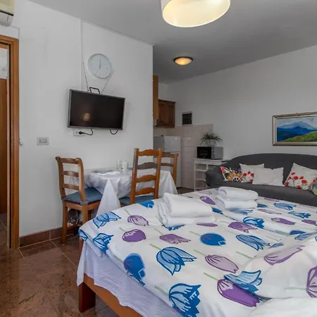 Daire Ocean Front In *